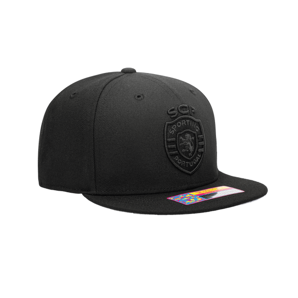 Side view of Sporting Clube de Portugal Dusk Snapback with high crown, flat peak, and snapback closure, in Black